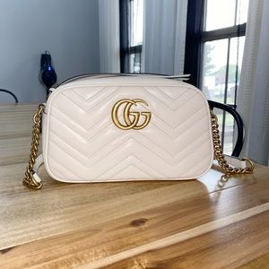 Authentic GUCCI GG Marmont small shoulder crossbody purse.